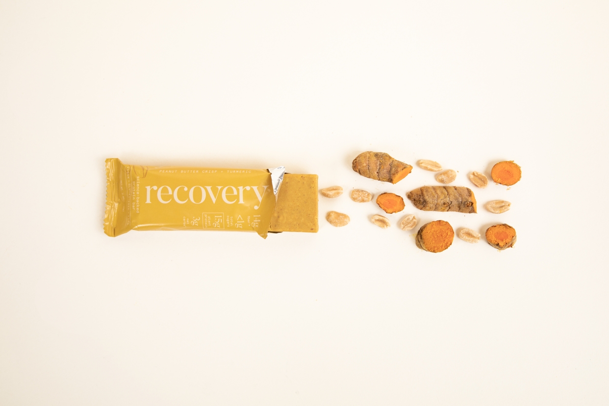 peanut butter crisp + turmeric product image